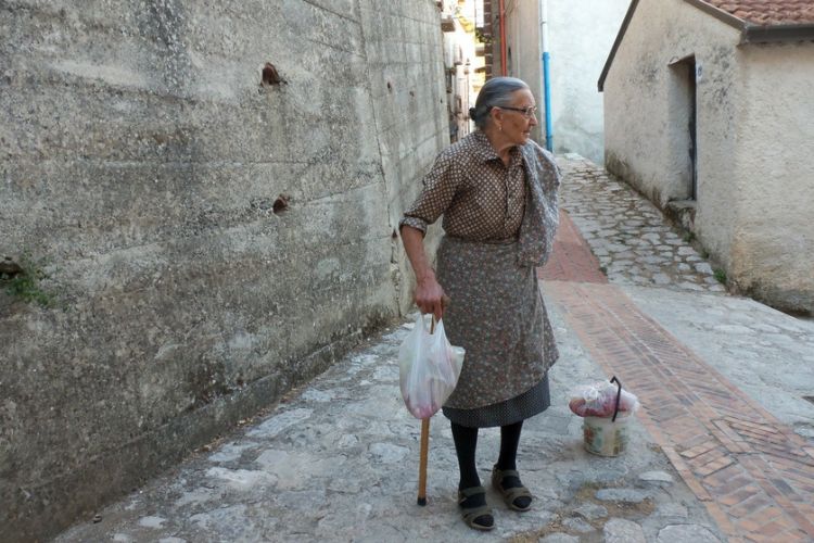 Through Her Toothless Grin {And Speaking&nbsp;Italian}